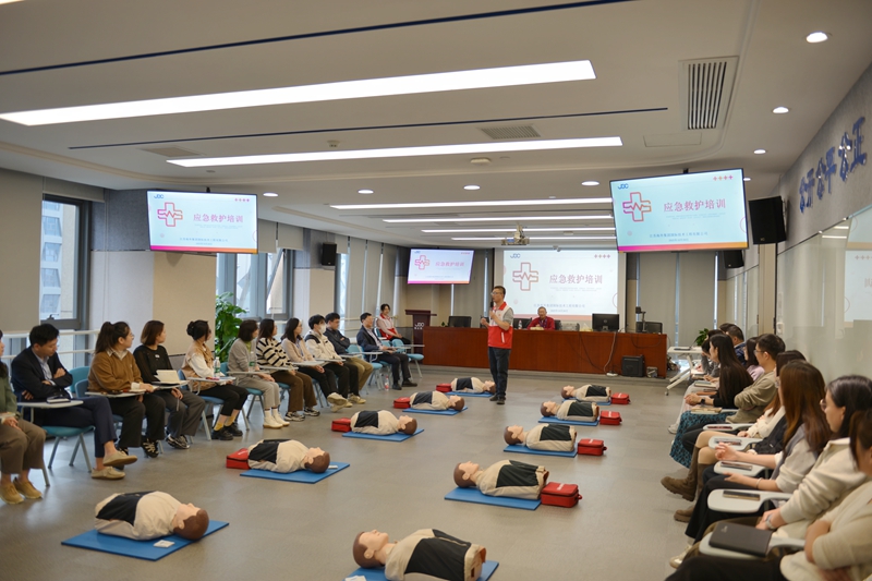 專項培訓強化應(yīng)急救護技能——全員獲證筑牢生命安全防線
